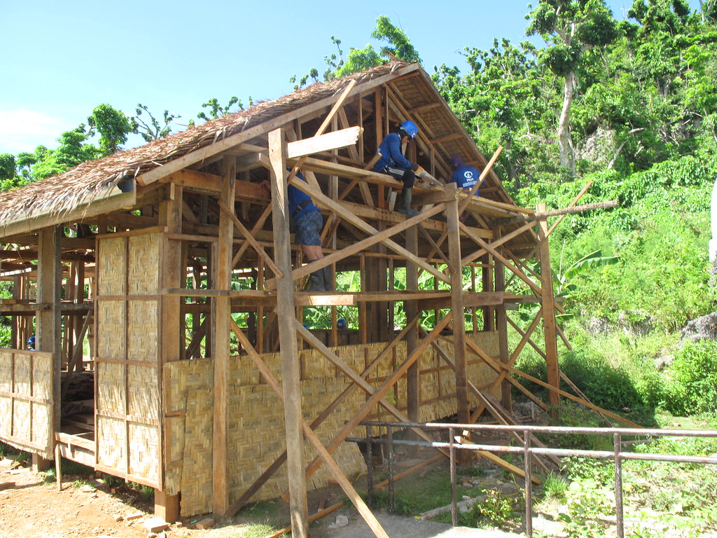 Philippines: The Family That Keeps Coming Back